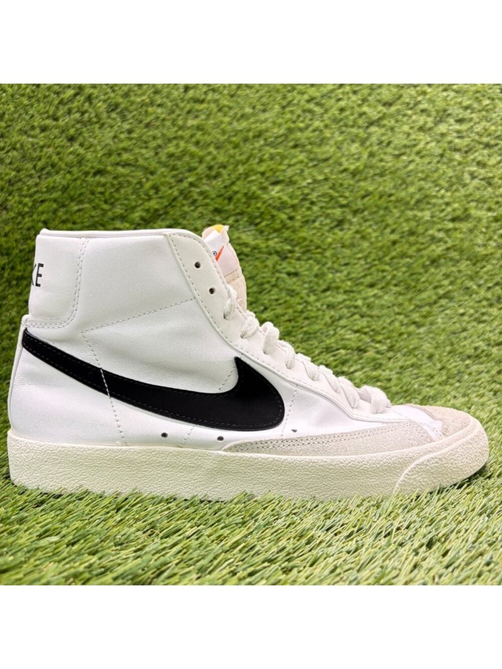 Nike Blazer Mid '77 Vintage Womens Size 9 White Black Walking Shoes Sneakers
